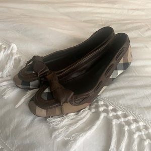 Burberry Flats Size 38